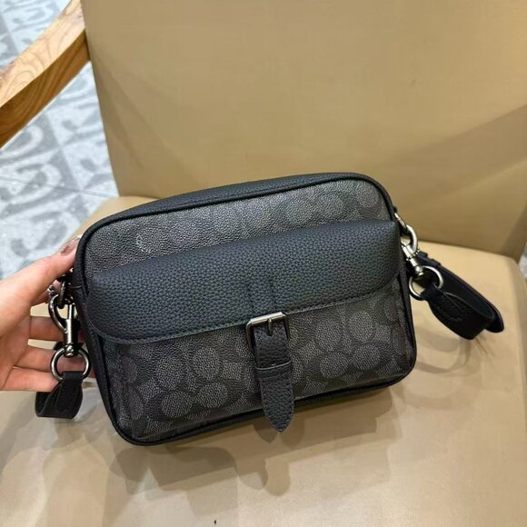 COACH Men's Monogram Warner Casual Crossbody Bag, Size 21.5 x 15.5 cm x 6.5 cm - Picture 1 of 9